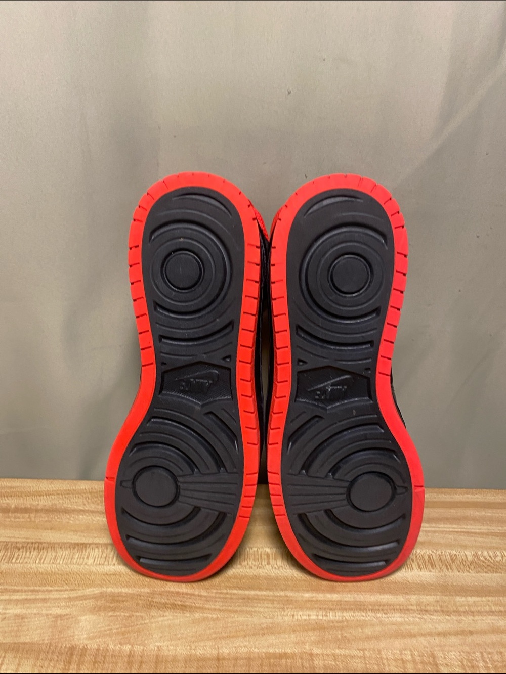 Nike Air Jordan 1 Nova XX Bred Black/Bright Crimson AV4052-006 Women 9 - Picture 4 of 7